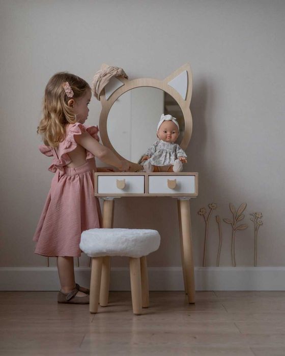 Детский туалетный столик, трюмо для девочек косметики