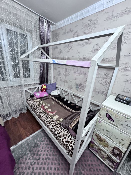Продам кровать домик