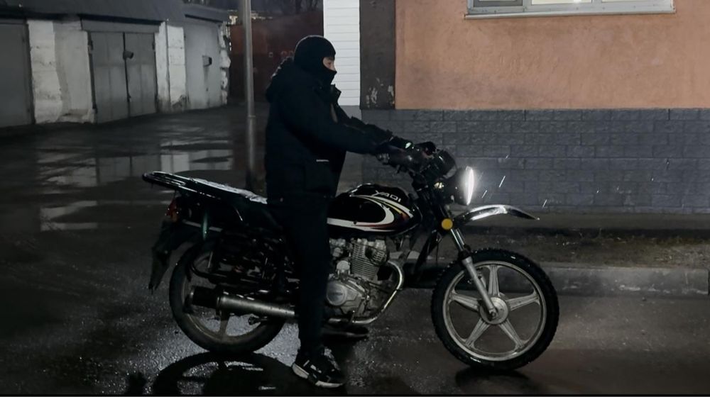 Продам мотоцикл яки 200 куб