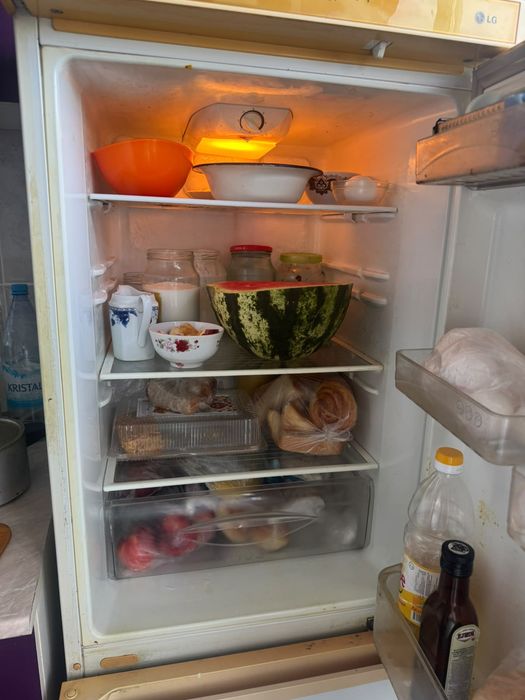 Продам холодильник