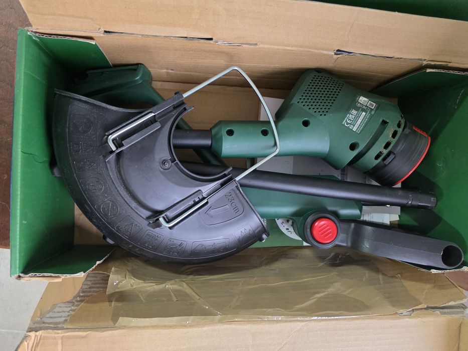 Bosch EasyGrassCut 18V-230 Trimmer de gazon compatibil cu acumulator