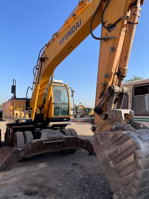 Аренда колесных эксковаторов