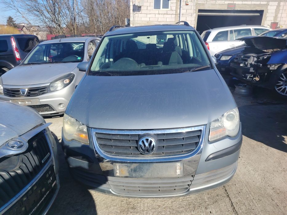 Volkswagen Touran 1.6 benzină. 2006-2008-piese din dezmembrări