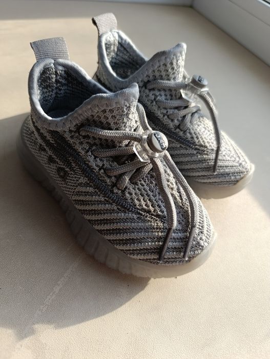 Продам изики новые