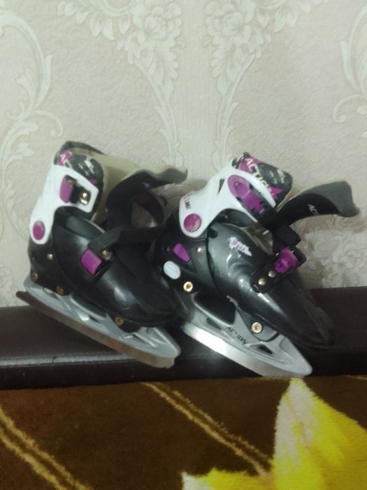 Продам коньки детские