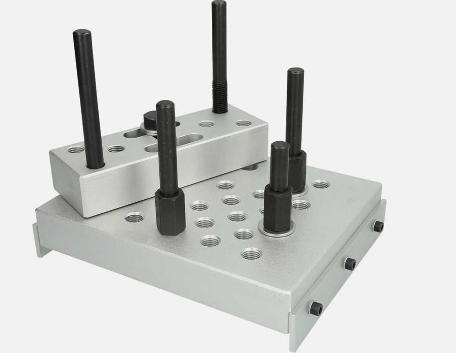 Adaptor universal pentru presă de atelier