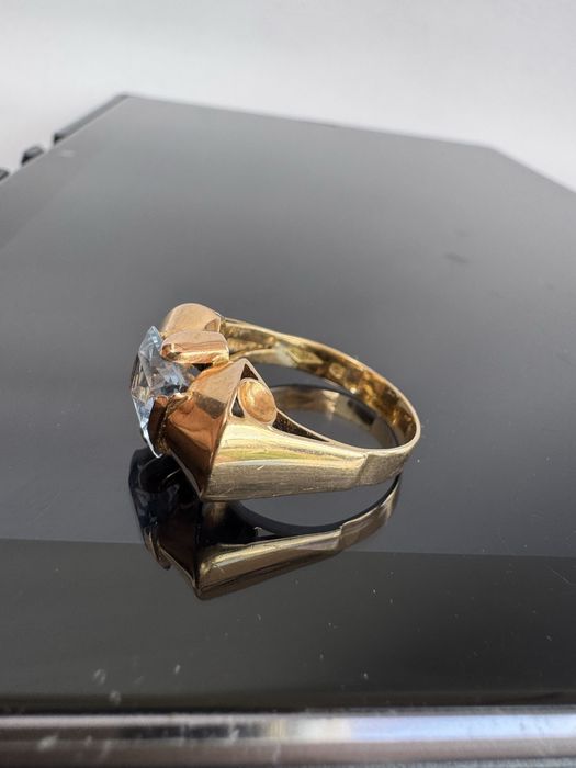 Inel din aur 18 k si acvamarin