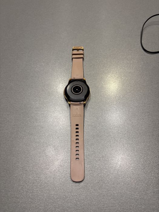 Samsung Galaxy Watch primul model