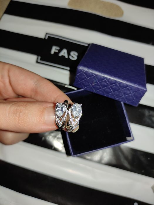 Продам серьги серебро