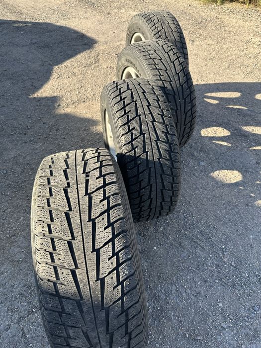 Продам шины с дисками на bmw x5 e53