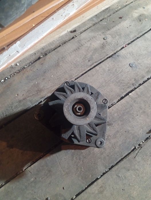 Продам генератор на бмв