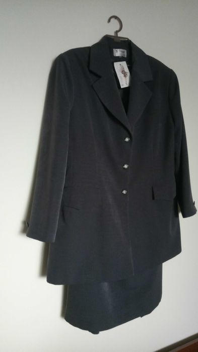 Дамски костюм нов