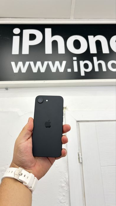 iphone 17е  256 gb. Черен