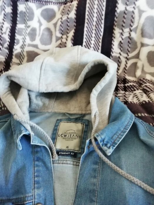 Куртка джинсовая . Подростковая. 7-8 класс