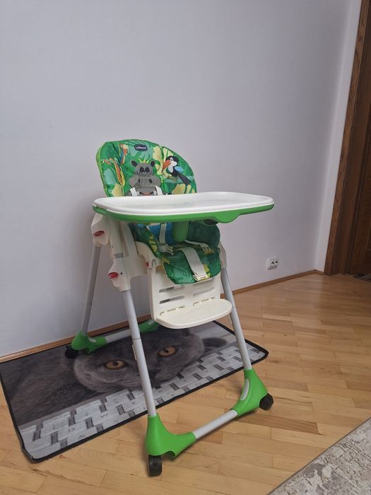 Vând scaun de masă Chicco Polly Easy