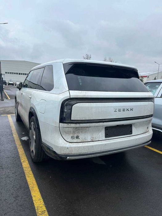 ZEEKR 9X Ultra - хамма ранглар бор