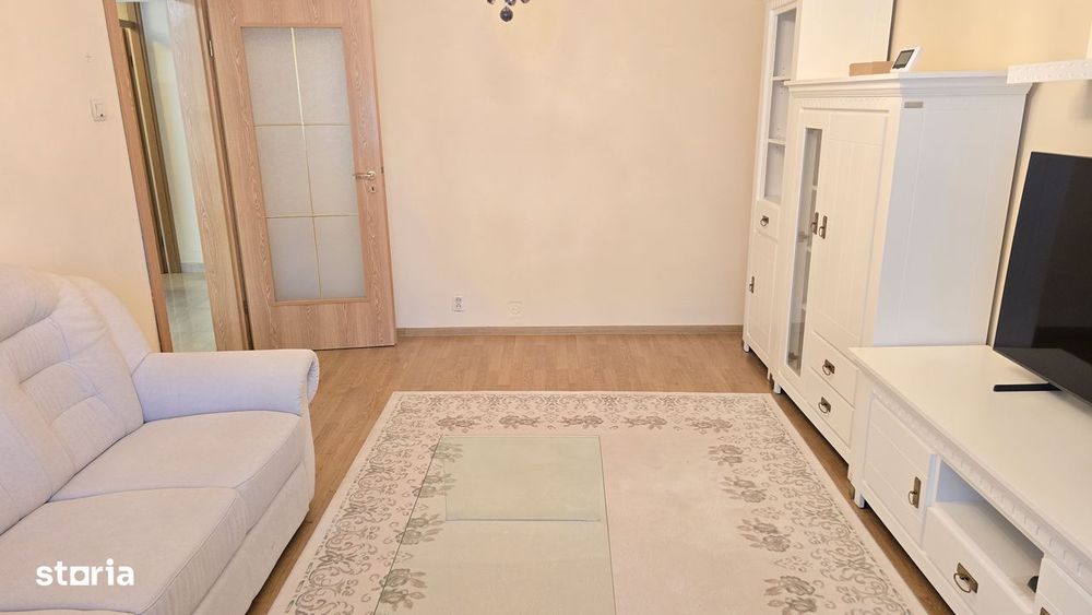 Inchiriez apartament 3 camere decomandat in Deva, I. Creanga, parter