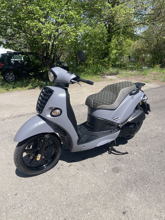 Скутер Кимко 250