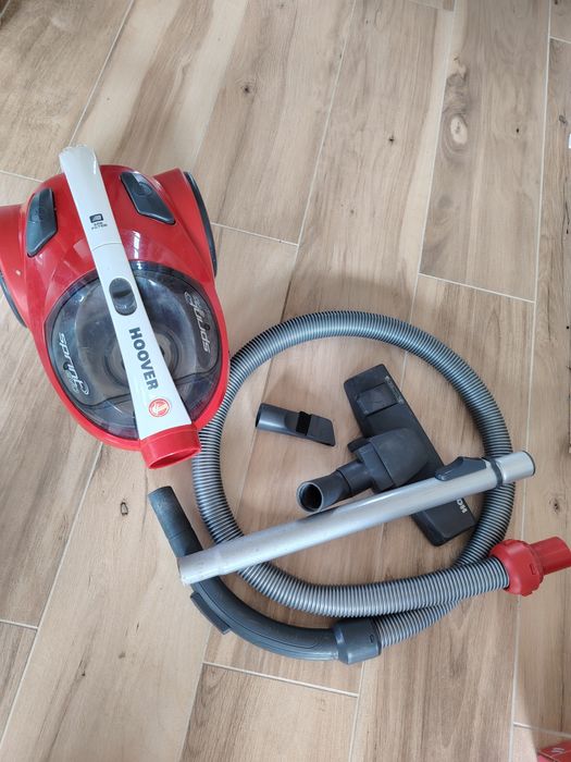 Aspirator fără sac Hoover