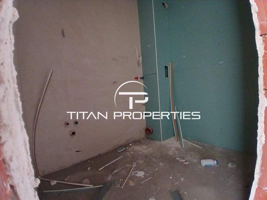 Продава се Двустаен апартамент в Пловдив, Остромила - 67 кв.м за 1792 €/кв.м - Снимка #2