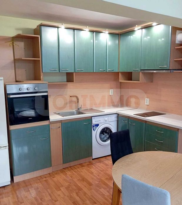 Дава се под наем Тристаен апартамент в Варна, Лятно кино Тракия - 96 кв.м за 498.27 € - Снимка #1