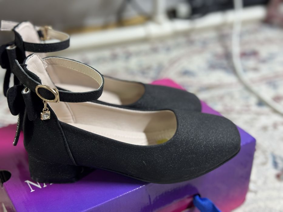 Продам нарядные туфли !