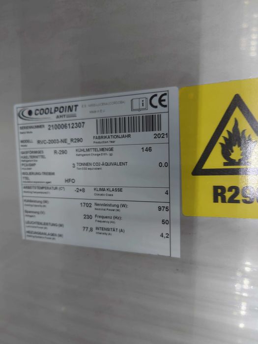 Vitrina verticala refrigerare RVC / 204 cm / 3 USI / NOU