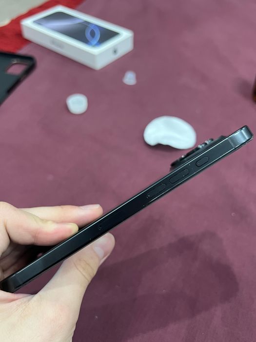 iPhone 16 Pro Max 256 GB, Black Titanium.