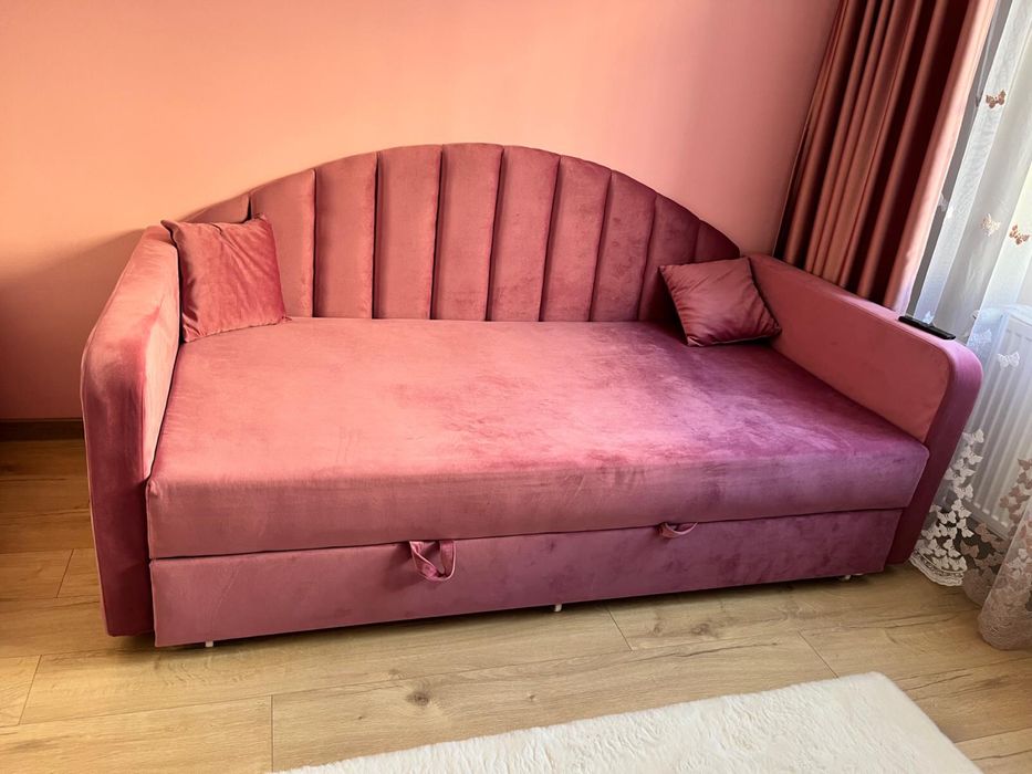 Canapea extensibilă roz, cadru metalic + topper INCLUS