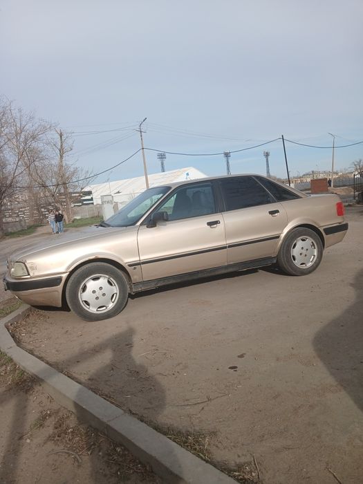 Продам ауди в4 1992г.