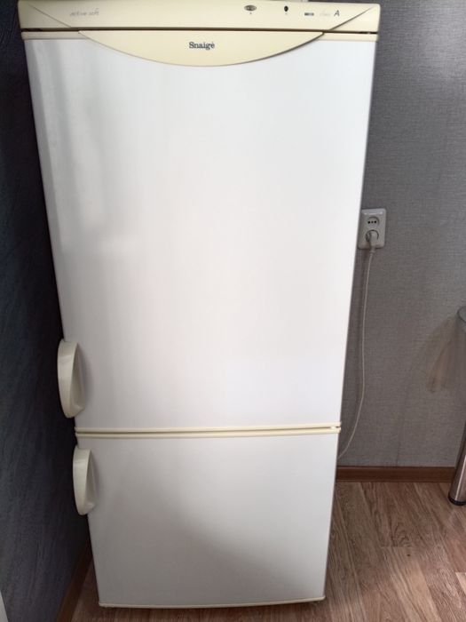 Продам холодильник Snaige б/у