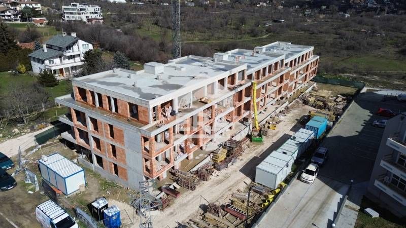 Тристаен апартамент за продажба, в новострояща се сграда, кв. Виница,