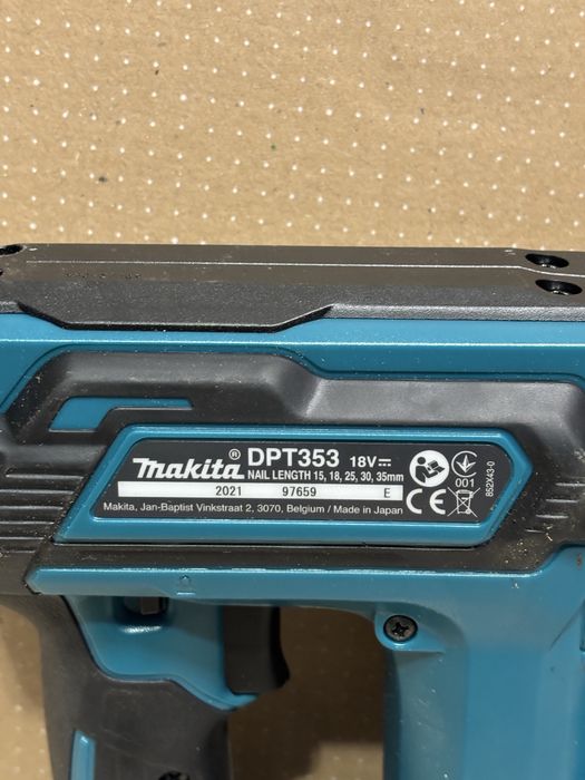 MDM vinde: Pistol de batut cuie fara cap Makita DPT353.