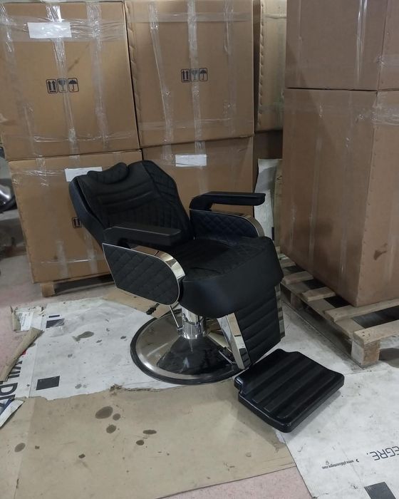 Професионални бръснарски столове – НОВИ