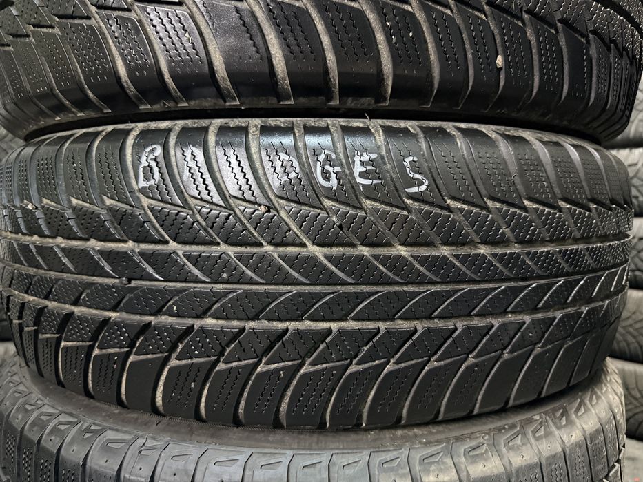 215/65R17 Bridgestone 2024 anvelope iarna stare foarte buna