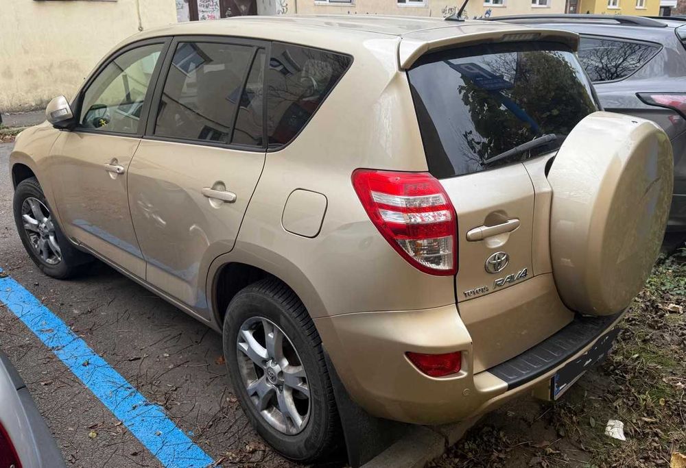 Autoturism : TOYOTA RAV-4