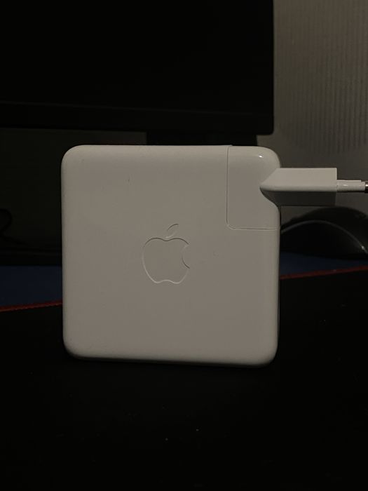 Зарядка на macbook 87W