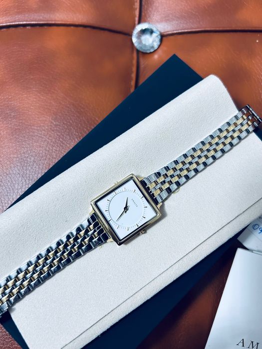 Продам часы женские наручные