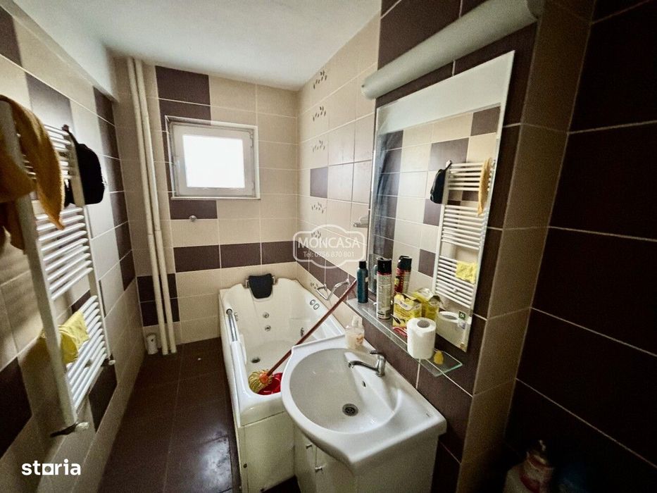 Apartament 3 camere decomadat, strada Primaverii