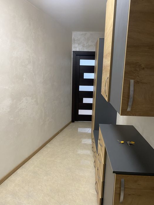 Дава се под наем Тристаен апартамент в Варна, Колхозен пазар - 90 кв.м за 606.9 € - Снимка #4