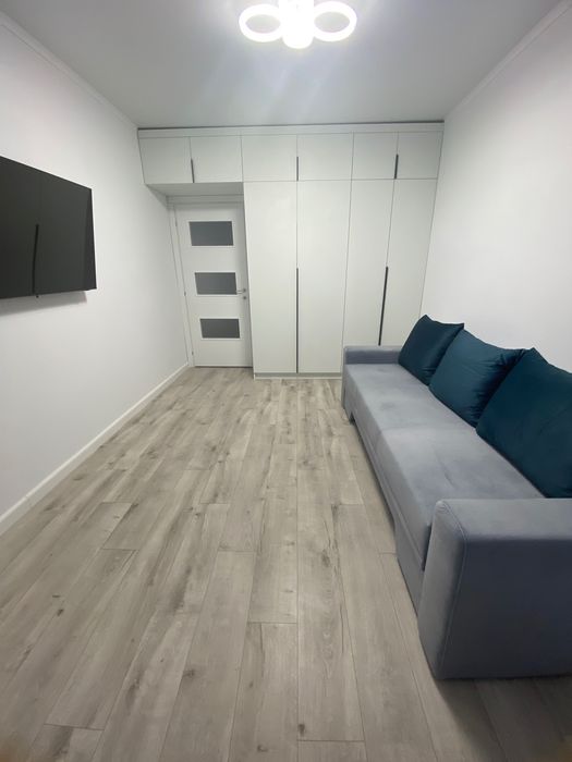 Închiriez apartament
