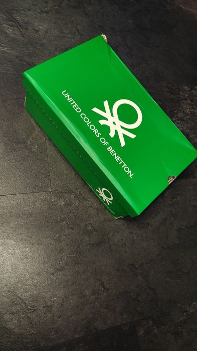 Adidași/Teniși Benetton