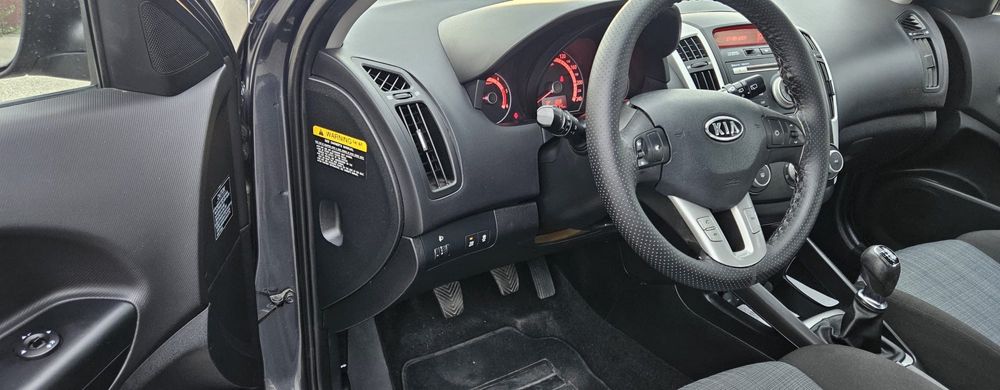 Vand Kia Ceed 1.6 diesel Euro 5 An 2010 0️⃣7️⃣6️⃣1️⃣5️⃣1️⃣9️⃣0️⃣2️⃣0️⃣