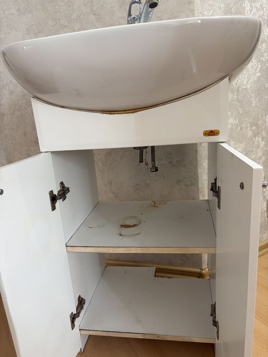 Продам раковина с зеркалом