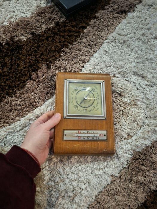 Statie meteo lemn cu barometru