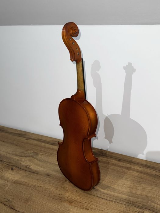 Vand vioara impreuna cu arcus si toc