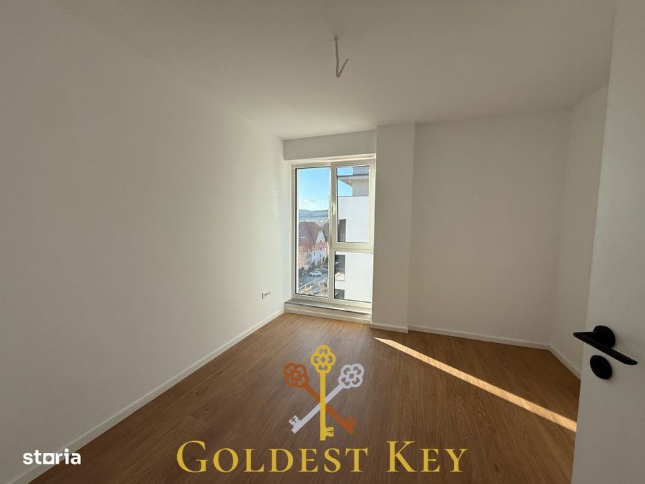Apartament cu 3 camere, balcon si parcare exterioara. Bloc NOU