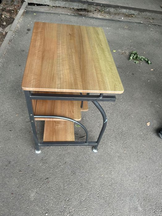 мебель стол в офис клинику