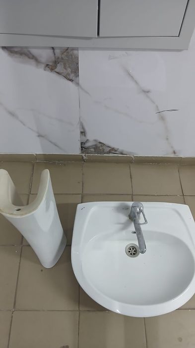 Продам раковину в комплекте