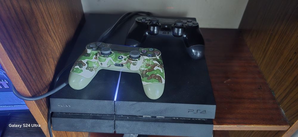 Sony PlayStation 4